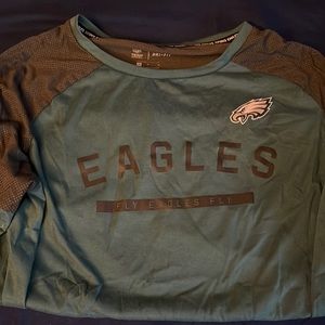 Medium Eagles shirt